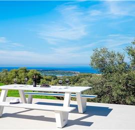 4 bedroom villa with infinity pool and sea view in Perithia, Corfu, sleeps 9
